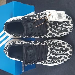 Adidas Swift Run Sneakers